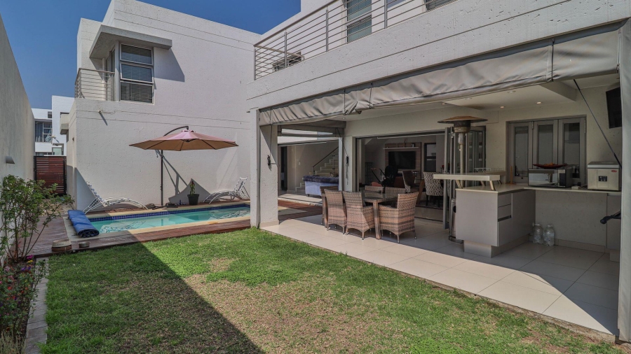 To Let 4 Bedroom Property for Rent in Bryanston Gauteng