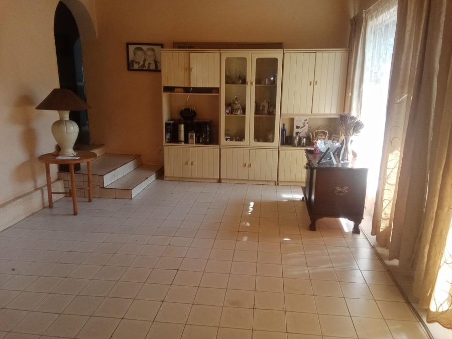 5 Bedroom Property for Sale in Westdene Gauteng