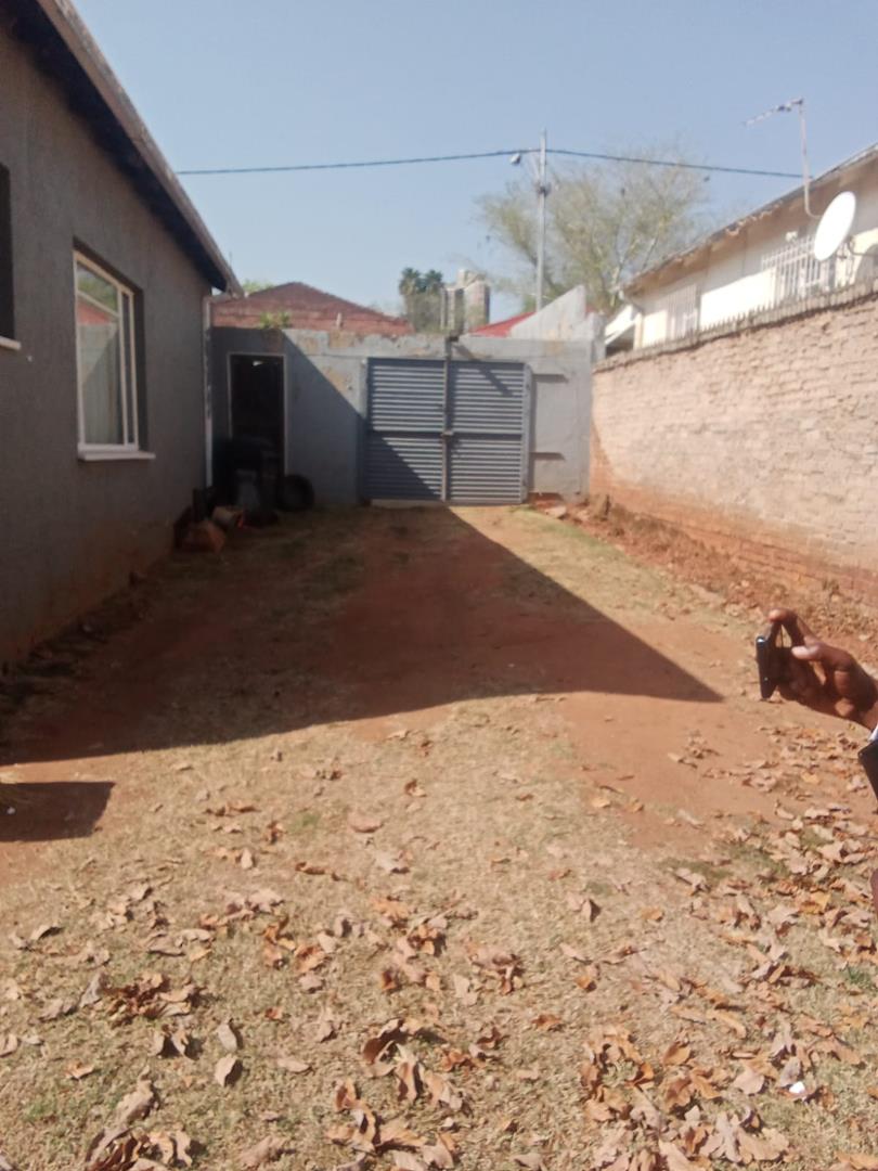 5 Bedroom Property for Sale in Westdene Gauteng