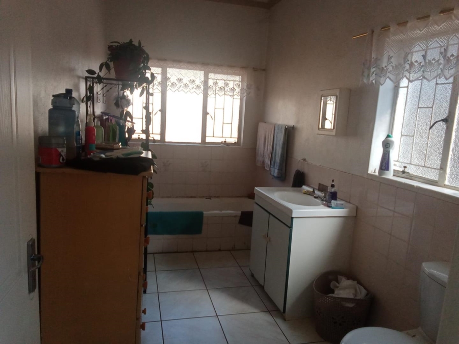 5 Bedroom Property for Sale in Westdene Gauteng