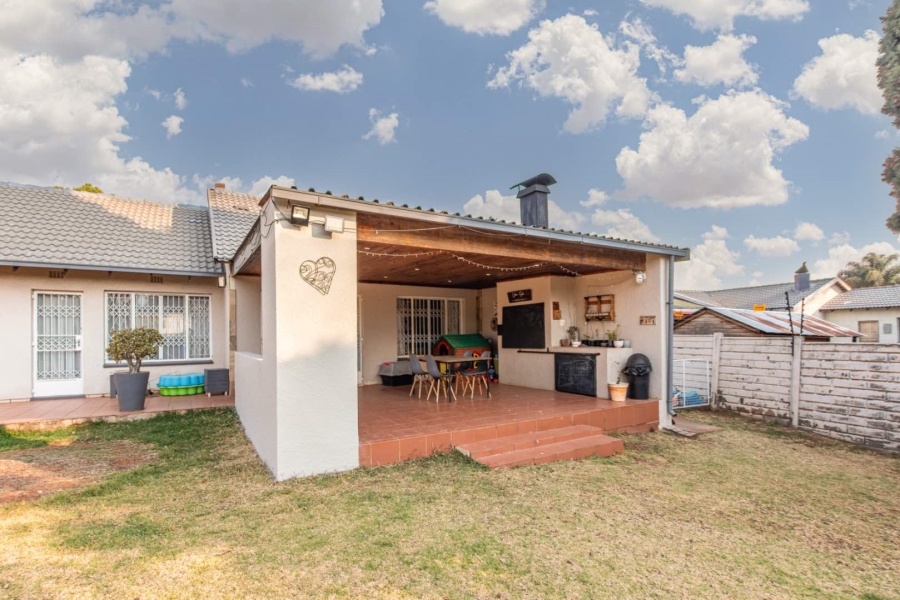 3 Bedroom Property for Sale in Weltevreden Park Gauteng