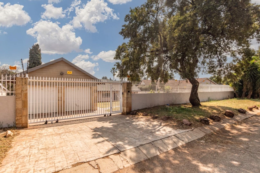 3 Bedroom Property for Sale in Weltevreden Park Gauteng