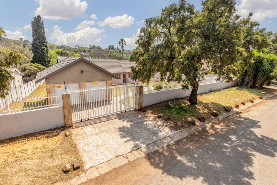 3 Bedroom Property for Sale in Weltevreden Park Gauteng