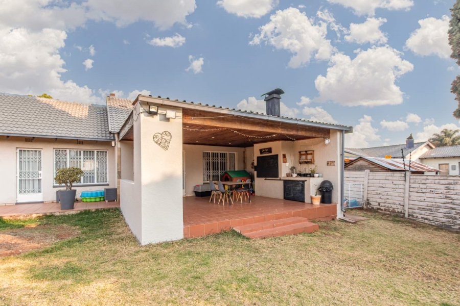 3 Bedroom Property for Sale in Weltevreden Park Gauteng