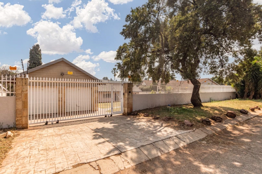 3 Bedroom Property for Sale in Weltevreden Park Gauteng