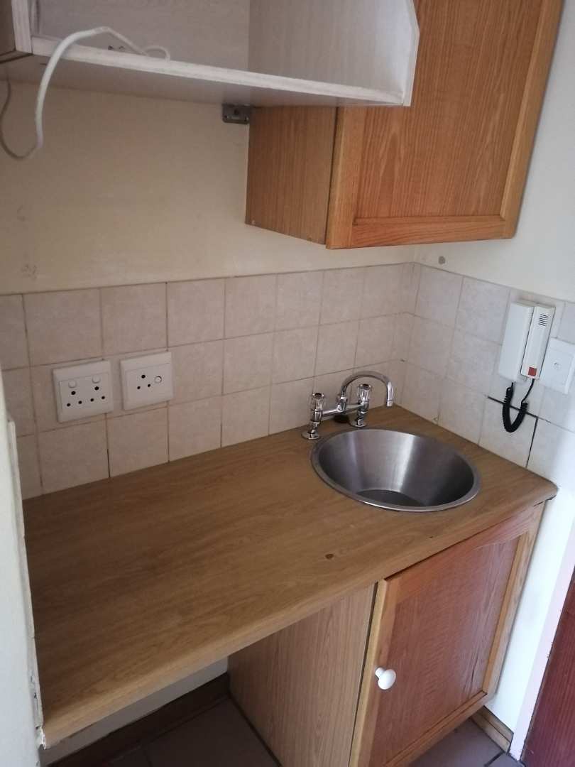 1 Bedroom Property for Sale in Hatfield Gauteng