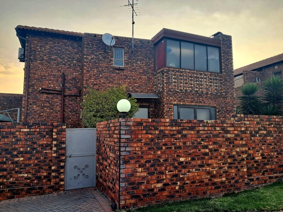 3 Bedroom Property for Sale in Florentia Gauteng