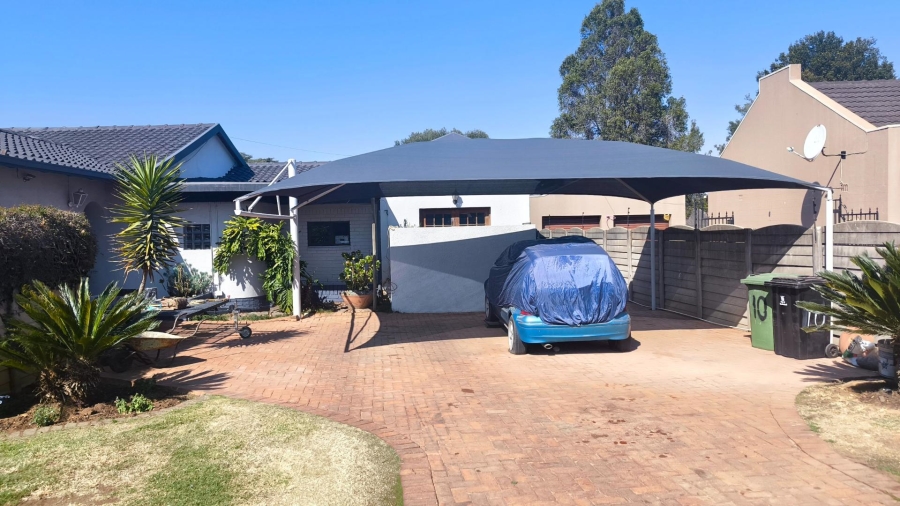 To Let 1 Bedroom Property for Rent in Brackendowns Gauteng