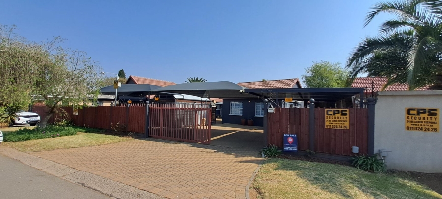 3 Bedroom Property for Sale in Brackendowns Gauteng