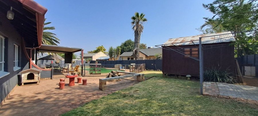 3 Bedroom Property for Sale in Brackendowns Gauteng