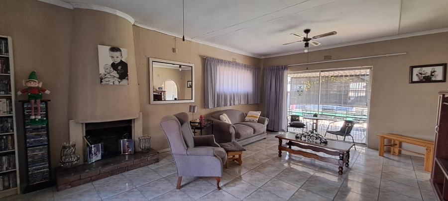 3 Bedroom Property for Sale in Brackendowns Gauteng