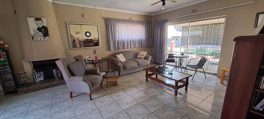 3 Bedroom Property for Sale in Brackendowns Gauteng