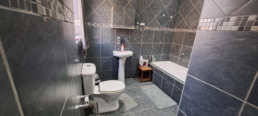 3 Bedroom Property for Sale in Brackendowns Gauteng