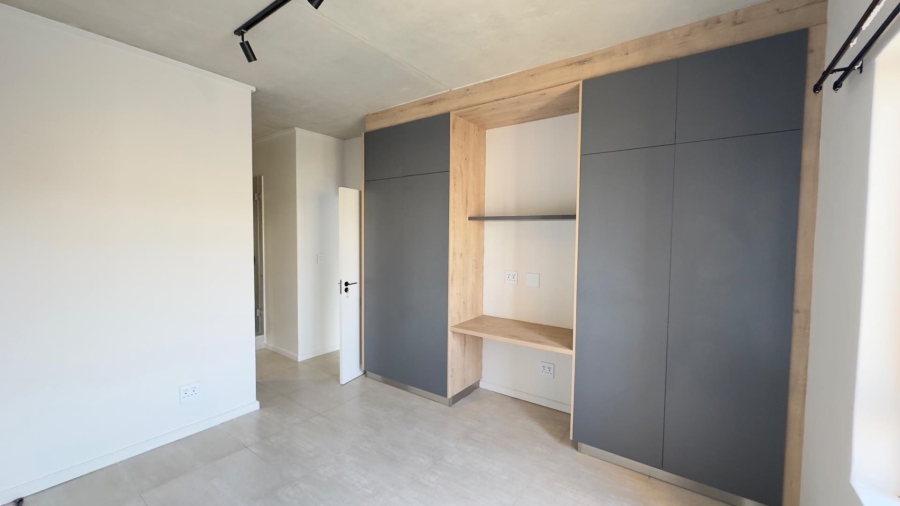 To Let 2 Bedroom Property for Rent in Waterkloof Gauteng