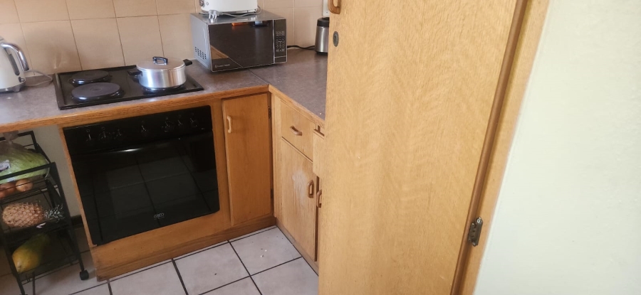 2 Bedroom Property for Sale in Die Hoewes Gauteng