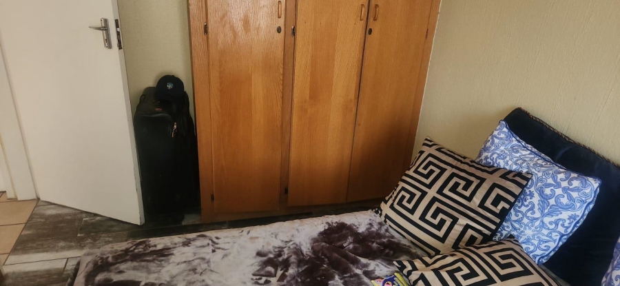 2 Bedroom Property for Sale in Die Hoewes Gauteng