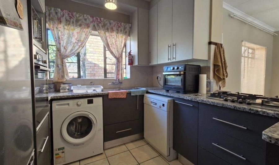 2 Bedroom Property for Sale in Equestria Gauteng