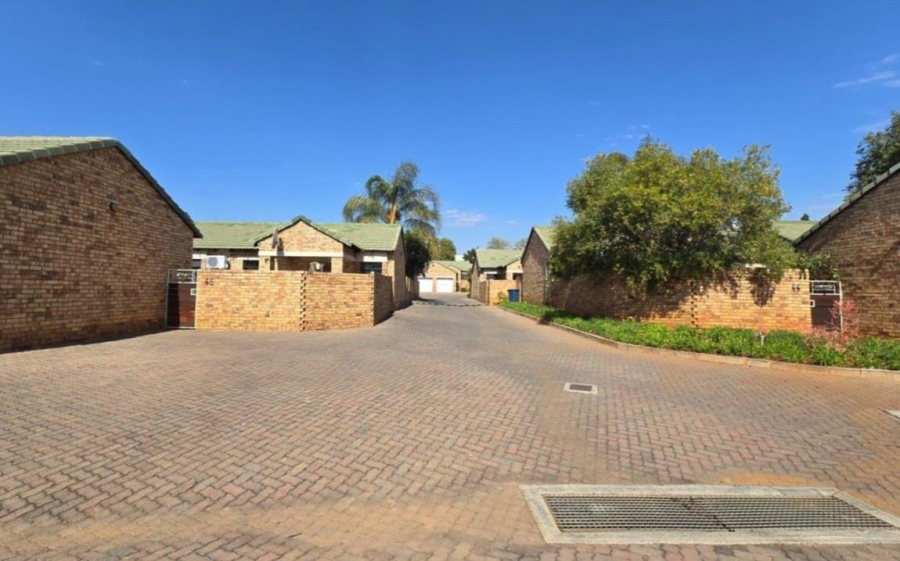 2 Bedroom Property for Sale in Equestria Gauteng