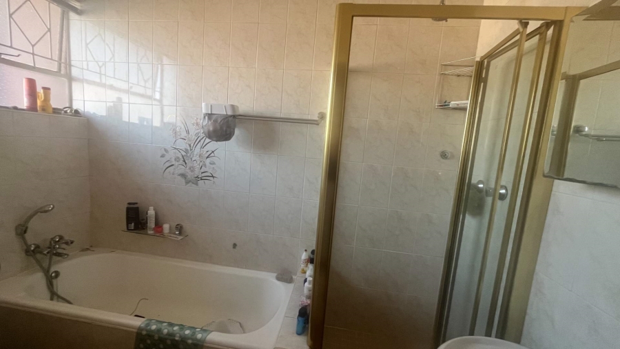 2 Bedroom Property for Sale in Brackenhurst Gauteng