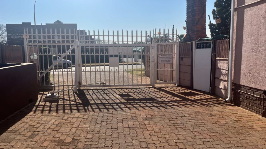 2 Bedroom Property for Sale in Brackenhurst Gauteng