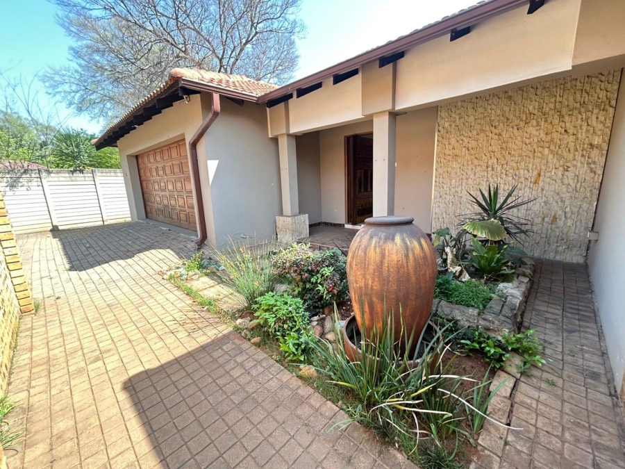 4 Bedroom Property for Sale in Three Rivers Gauteng