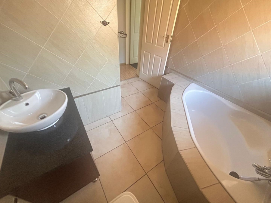 4 Bedroom Property for Sale in Three Rivers Gauteng