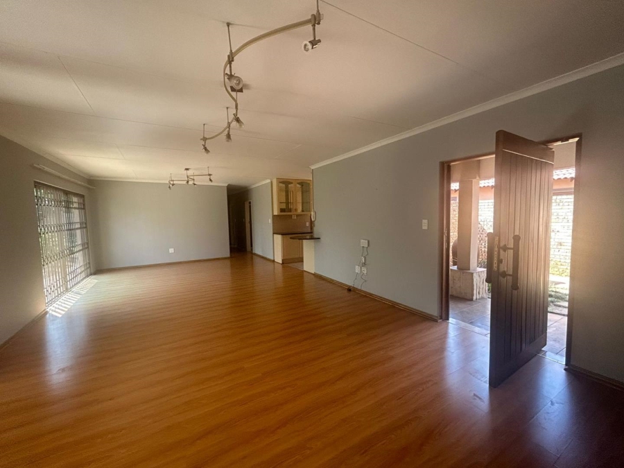 4 Bedroom Property for Sale in Three Rivers Gauteng