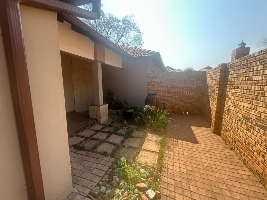 4 Bedroom Property for Sale in Three Rivers Gauteng