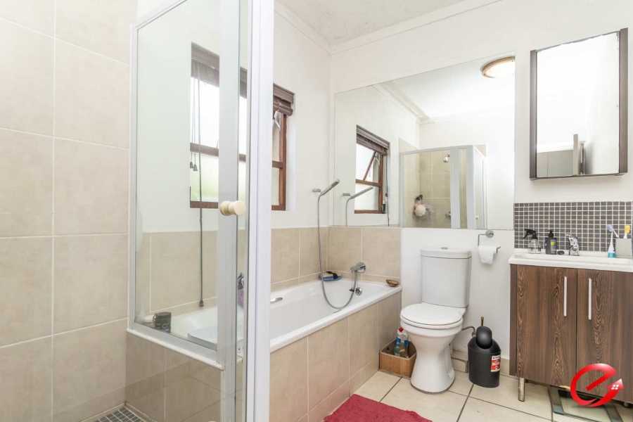 To Let 2 Bedroom Property for Rent in Fourways Gauteng