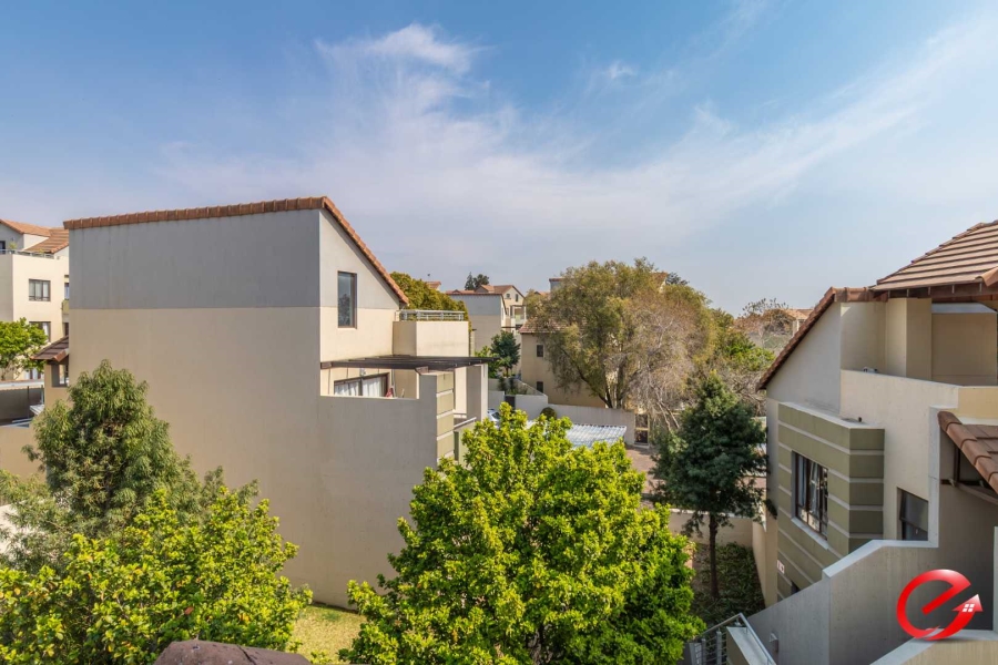 To Let 2 Bedroom Property for Rent in Fourways Gauteng