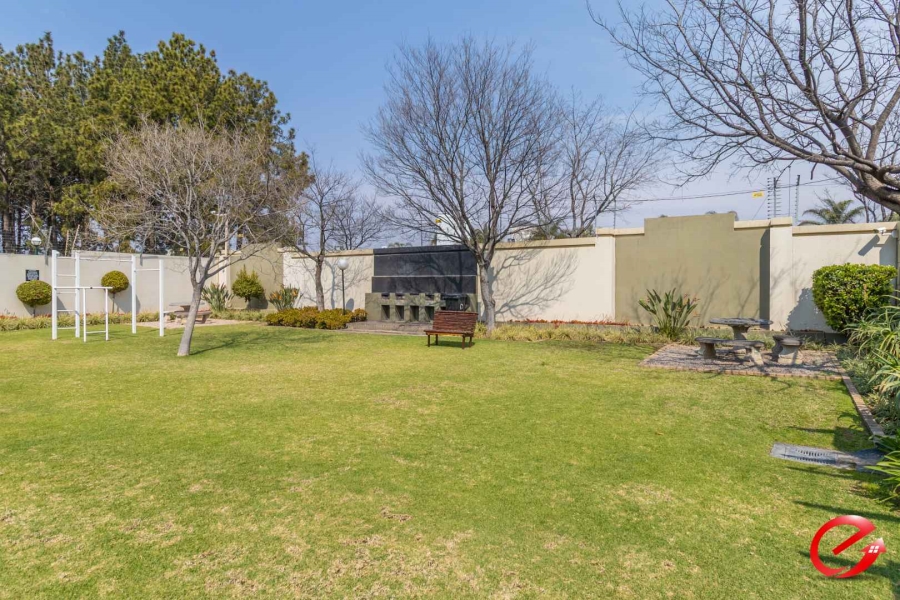 To Let 2 Bedroom Property for Rent in Fourways Gauteng