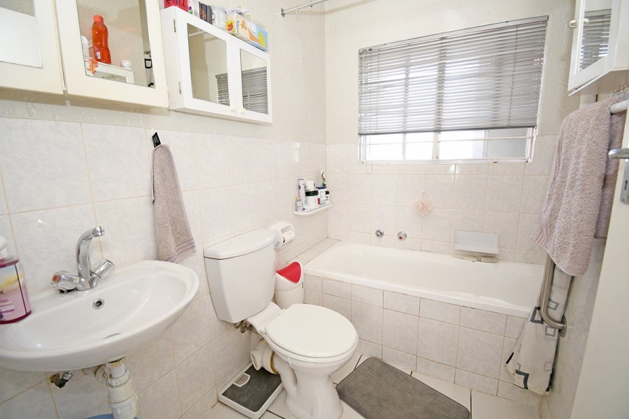 2 Bedroom Property for Sale in Glensan Gauteng