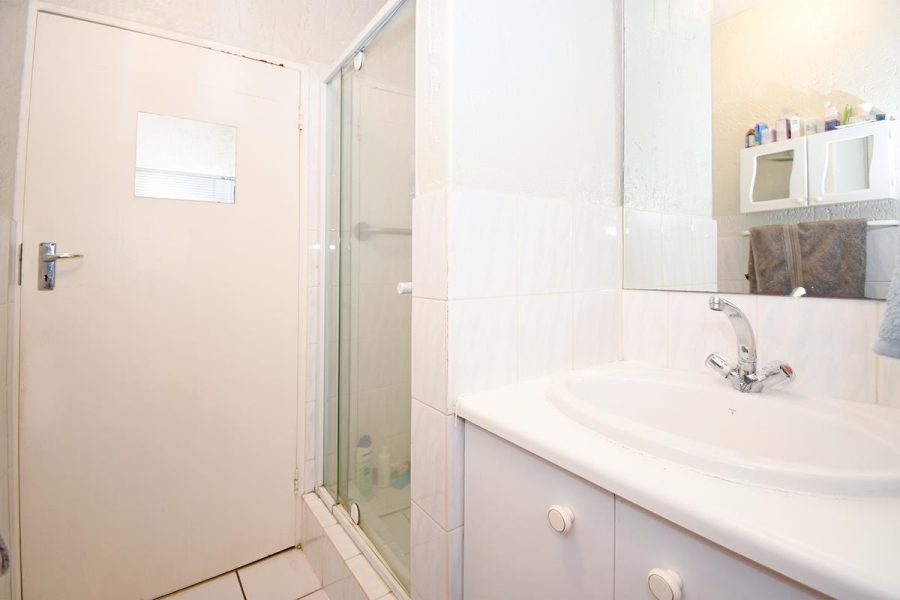 2 Bedroom Property for Sale in Glensan Gauteng