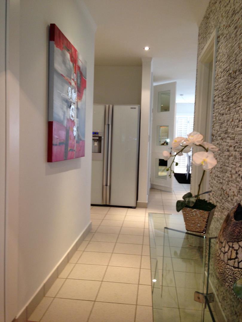 2 Bedroom Property for Sale in Sandhurst Gauteng