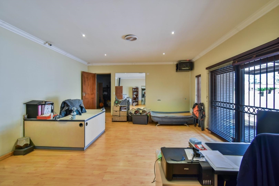 5 Bedroom Property for Sale in Grootfontein Country Estate Gauteng