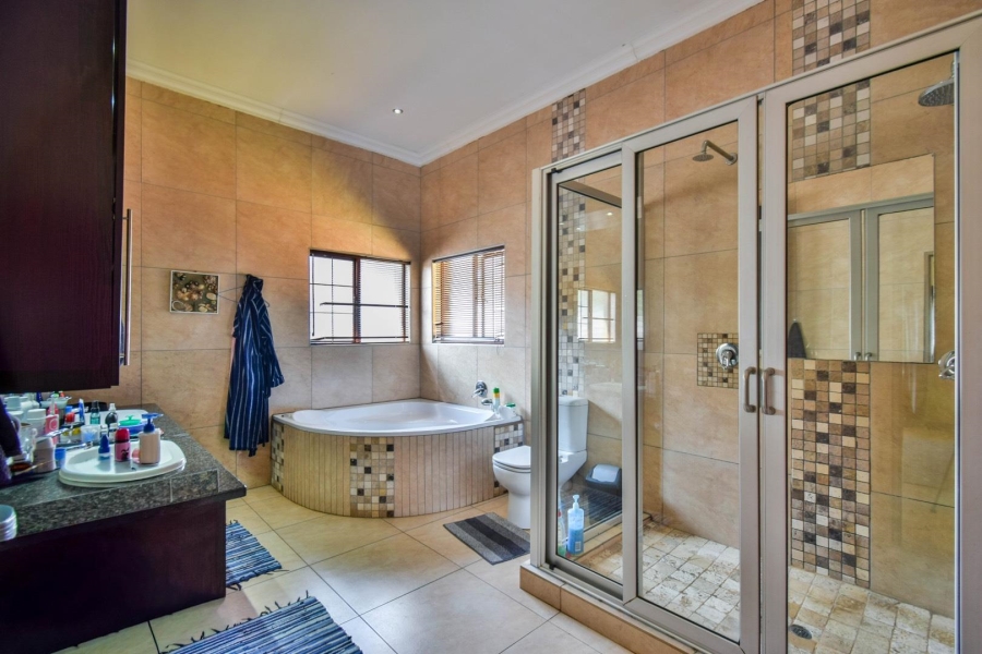 5 Bedroom Property for Sale in Grootfontein Country Estate Gauteng