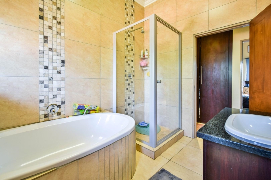 5 Bedroom Property for Sale in Grootfontein Country Estate Gauteng