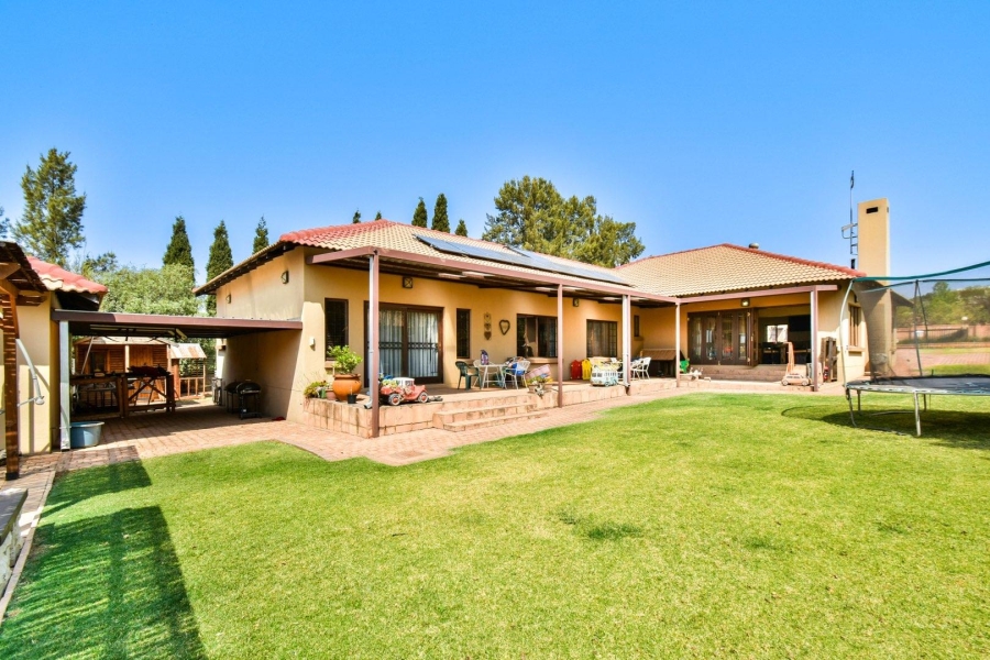 5 Bedroom Property for Sale in Grootfontein Country Estate Gauteng