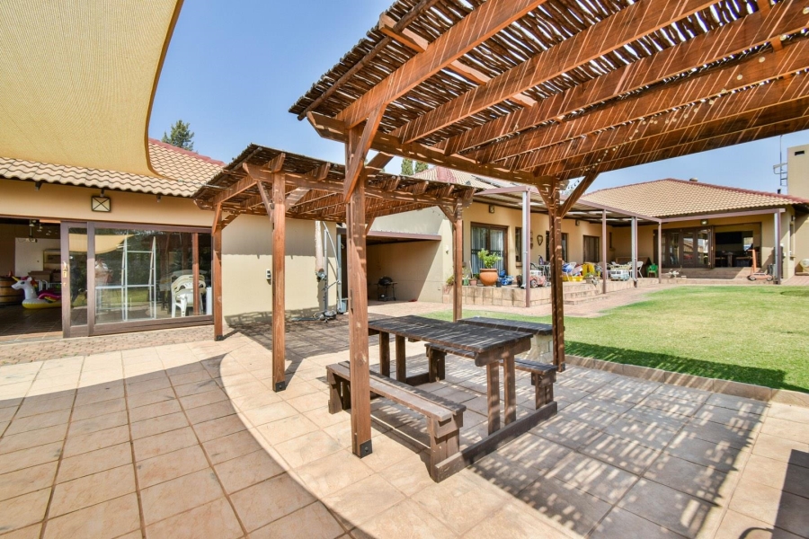 5 Bedroom Property for Sale in Grootfontein Country Estate Gauteng