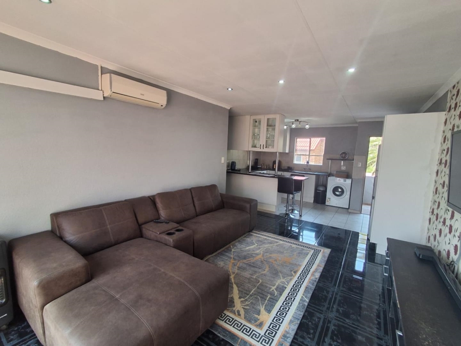 2 Bedroom Property for Sale in Liefde en Vrede Gauteng