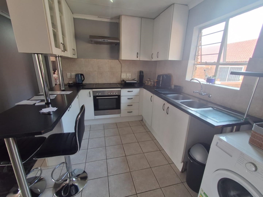 2 Bedroom Property for Sale in Liefde en Vrede Gauteng