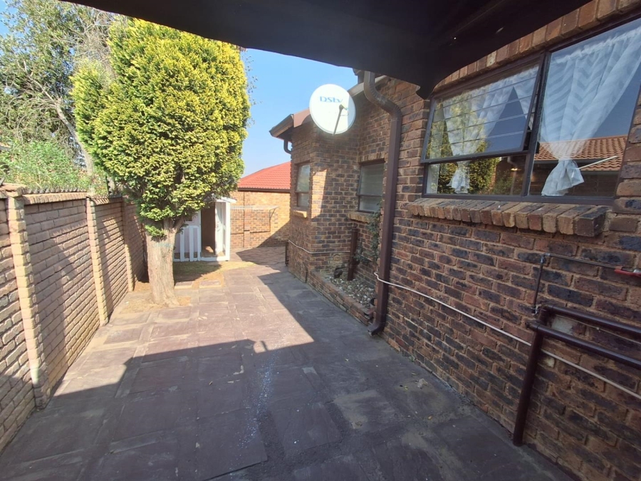 3 Bedroom Property for Sale in Liefde en Vrede Gauteng