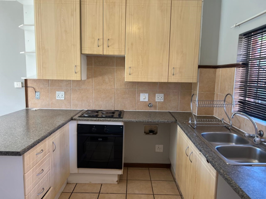 To Let 2 Bedroom Property for Rent in Mooikloof Ridge Gauteng
