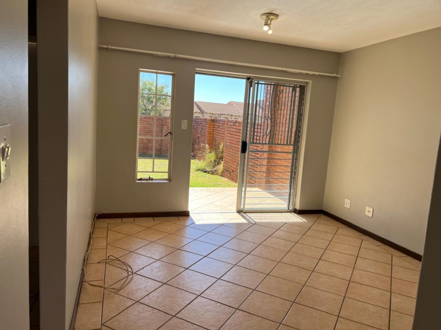 To Let 2 Bedroom Property for Rent in Mooikloof Ridge Gauteng