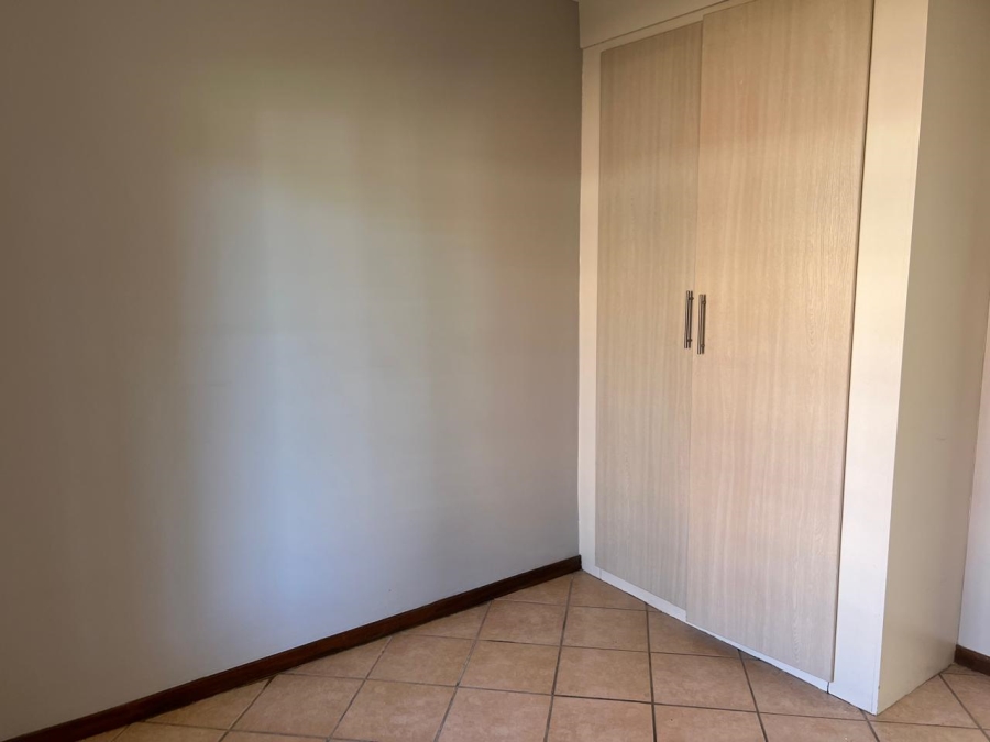 To Let 2 Bedroom Property for Rent in Mooikloof Ridge Gauteng