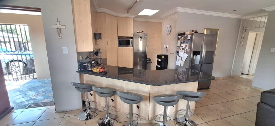3 Bedroom Property for Sale in Beyerspark Gauteng