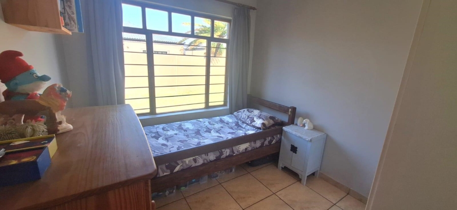 3 Bedroom Property for Sale in Beyerspark Gauteng