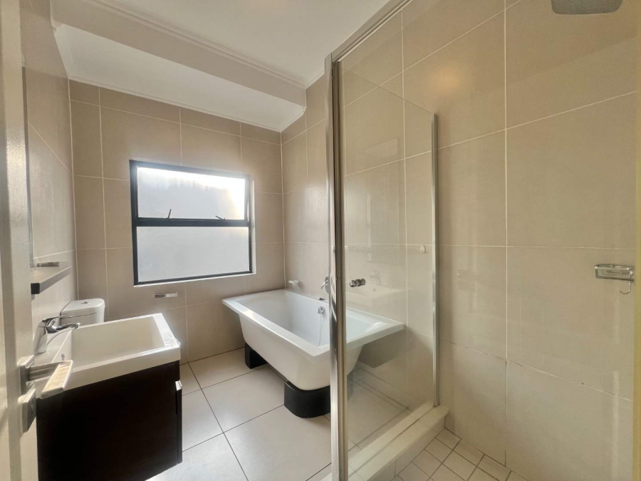 To Let 1 Bedroom Property for Rent in Fourways Gauteng