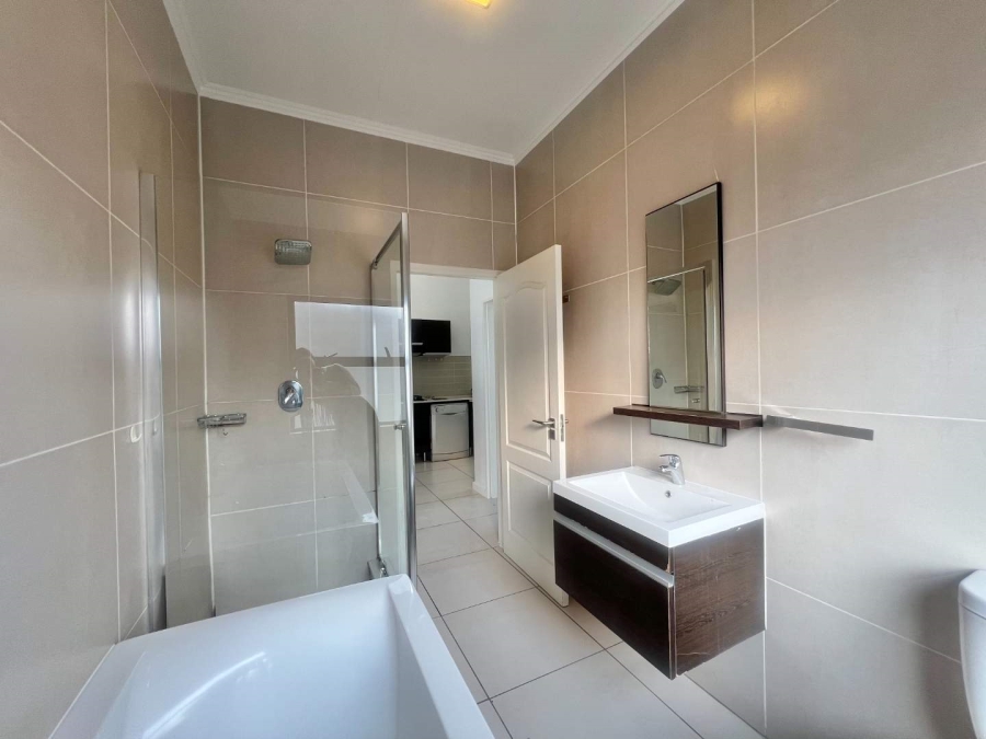 To Let 1 Bedroom Property for Rent in Fourways Gauteng