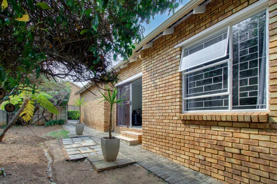 To Let 2 Bedroom Property for Rent in Wilgeheuwel Gauteng